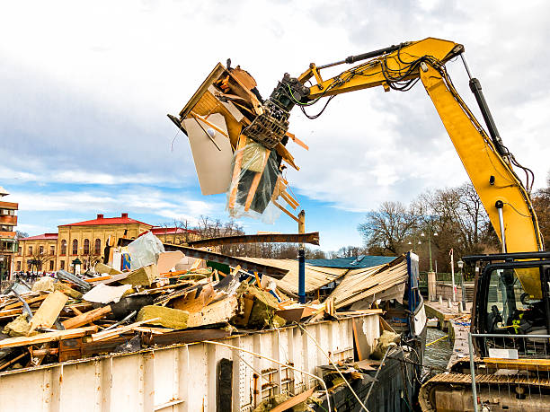 Best Construction Debris Removal  in New Paris, IN